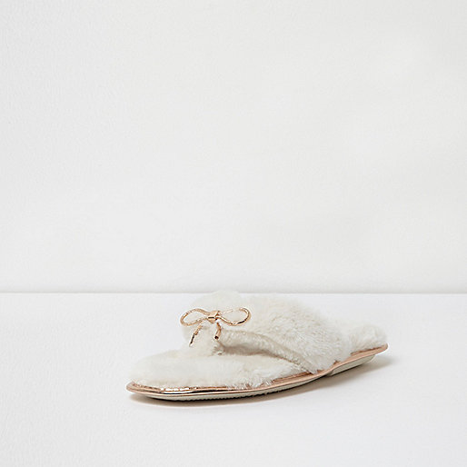 cream chelsea boots river island,jacques-vertuk Shoes Sale Cream faux fur bow front flip flop slippers Slippers Sleepwear & Slippers women cream chelsea boots river island,jacques-vertuk Shoes Sale Cream faux fur bow front flip flop slippers Slippers Sleepwear & Slippers women