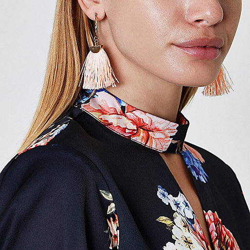 river island blush pink dress,jacques-vertuk Looks Light pink and gold tone tassel hoop earrings Earrings Jewelry women river island blush pink dress,jacques-vertuk Looks Light pink and gold tone tassel hoop earrings Earrings Jewelry women