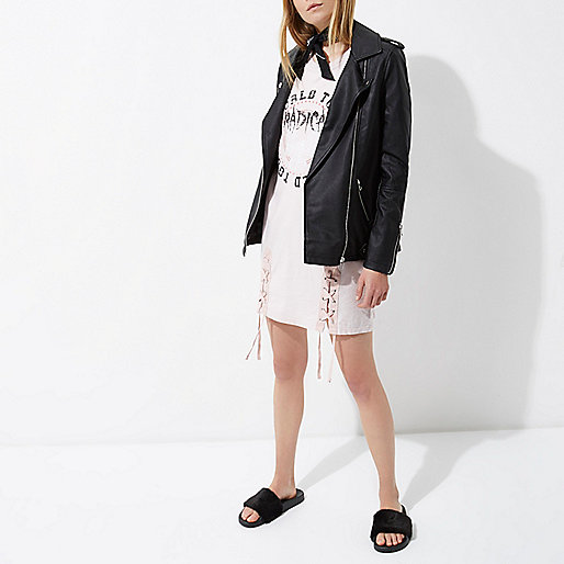 river island black clutch,jacques-vertuk Shop Online Sale Pink ‘radical’ band print lace-up T-shirt Seasonal Offers Sale women river island black clutch,jacques-vertuk Shop Online Sale Pink ‘radical’ band print lace-up T-shirt Seasonal Offers Sale women